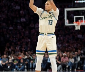 九游平台-手感不佳！罗林斯14投5中&amp;三分5中1得11分7板3助1帽 正负值-23